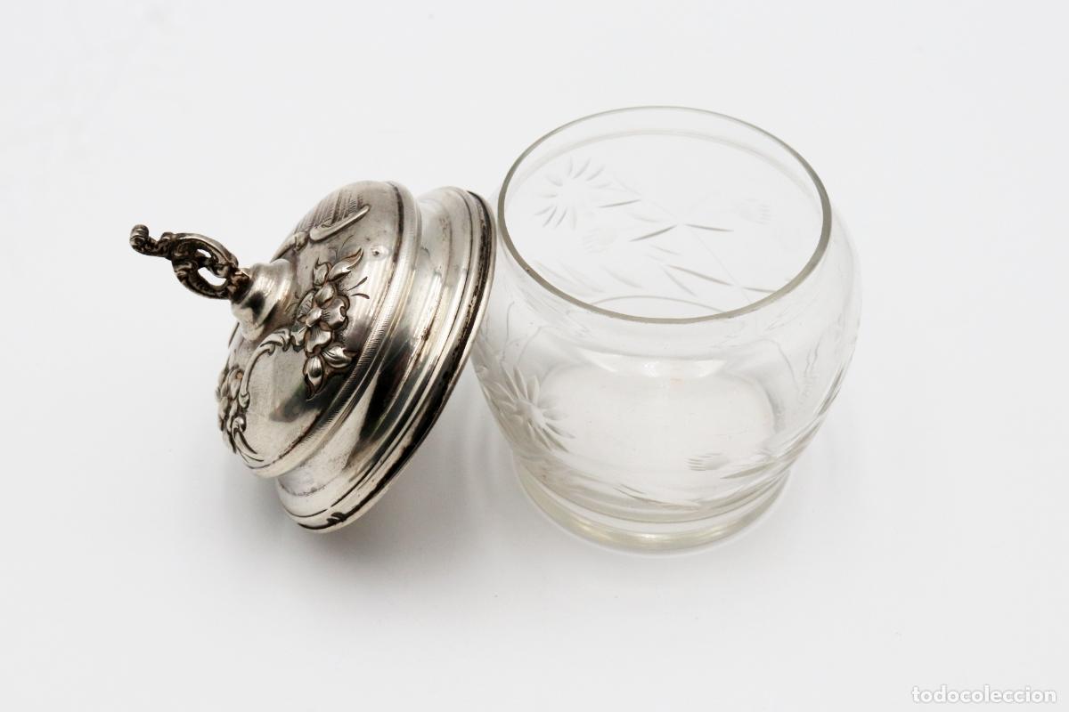 Antig&uuml;edades: bombonera de plata - Foto 2