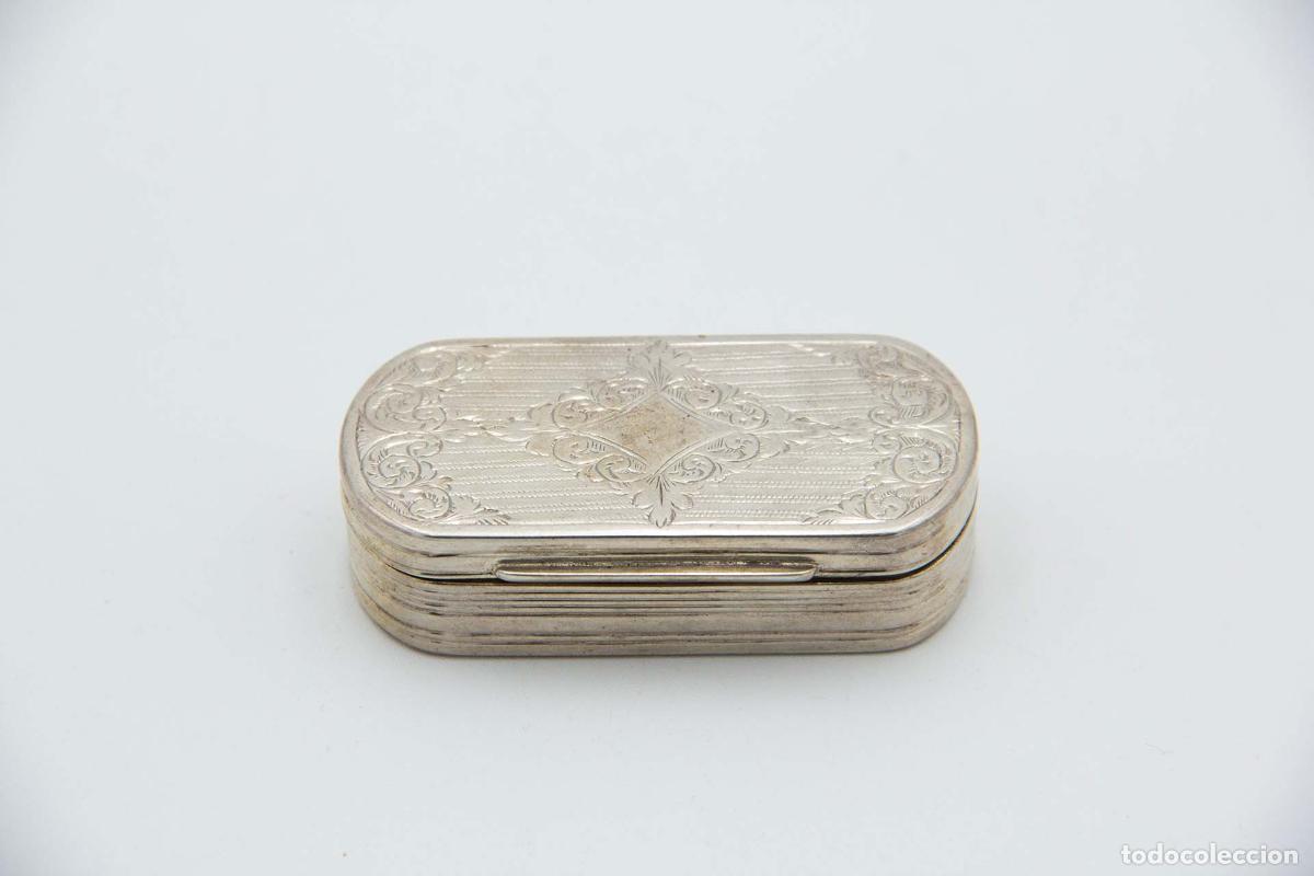 Antiguidades: Tabaquera, en plata