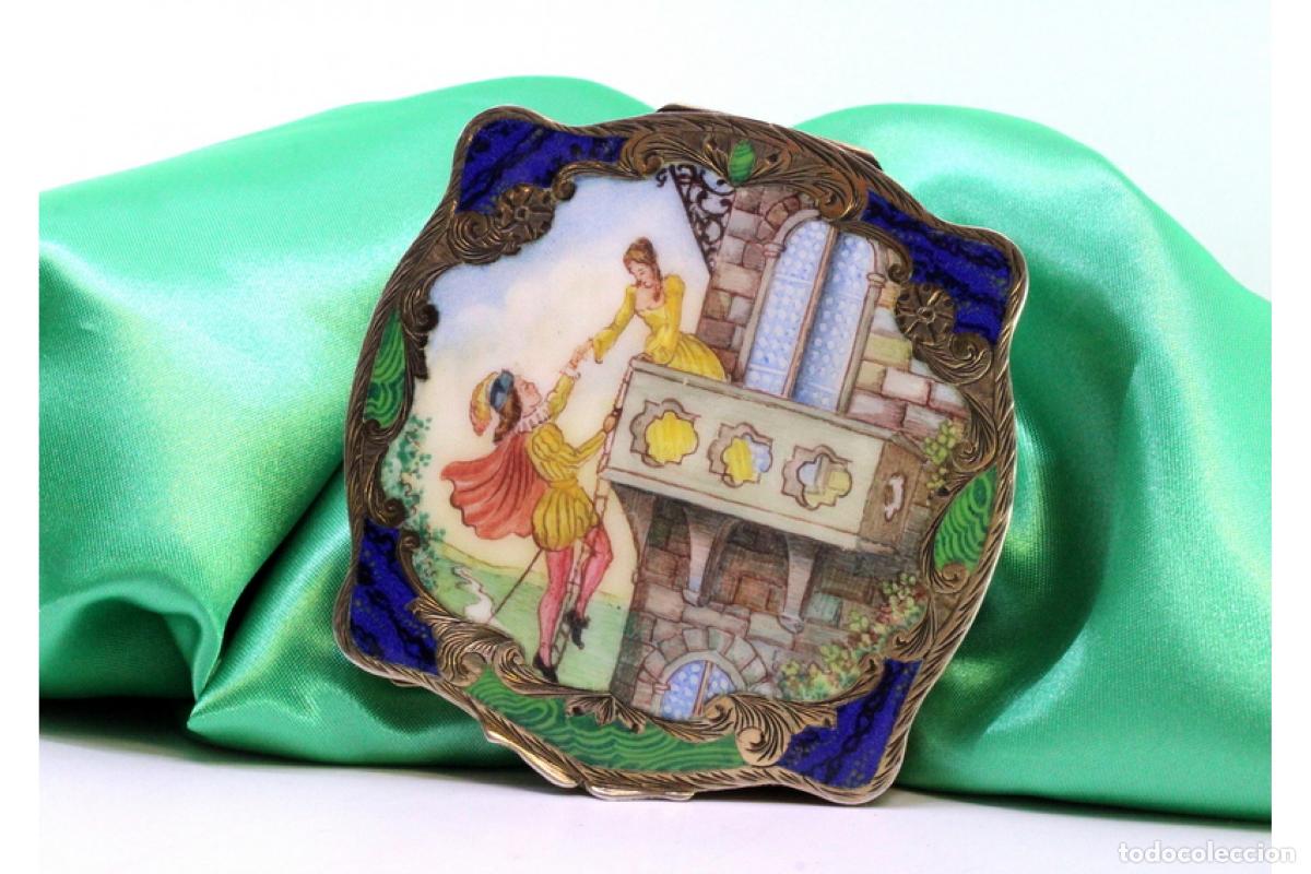 Antig&uuml;edades: Caja de belleza de plata - Foto 2