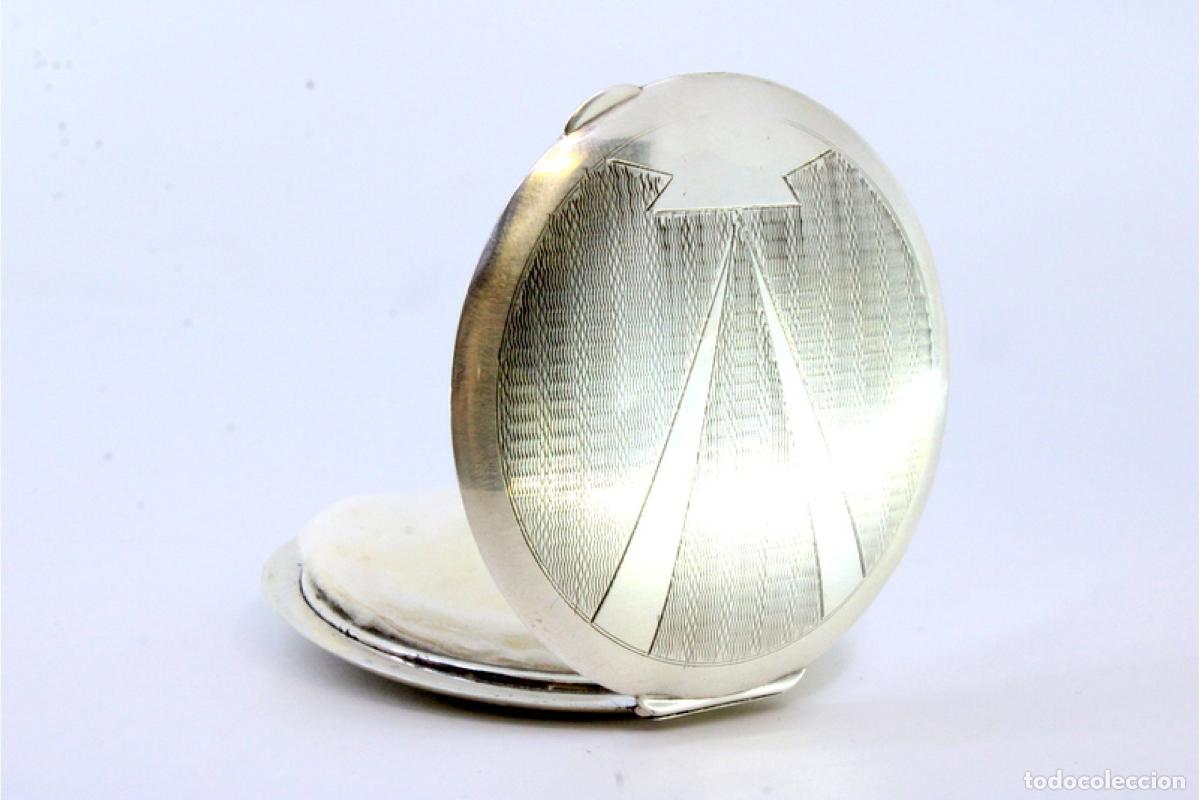 Antig&uuml;edades: Caja de belleza de plata - Foto 3