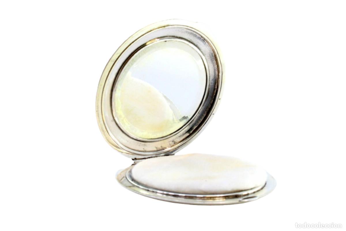 Antig&uuml;edades: Caja de belleza de plata - Foto 1