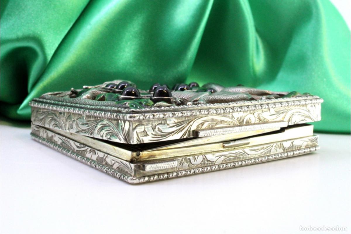 Antig&uuml;edades: Caja de belleza de plata - Foto 9