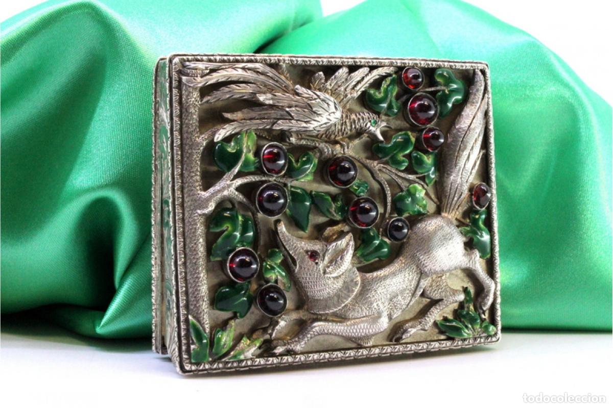 Antig&uuml;edades: Caja de belleza de plata - Foto 1