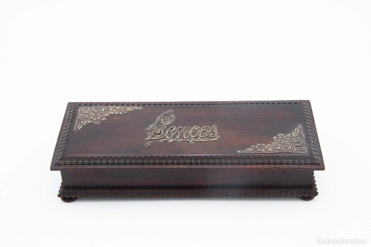 Antig&uuml;edades: Caja de pa&ntilde;uelos, hecha de madera y plata. - Foto 1