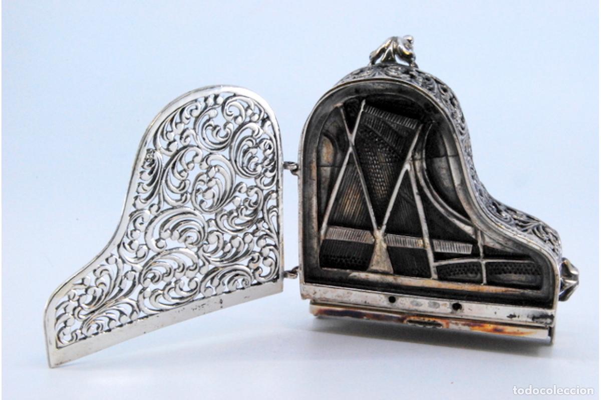 Antig&uuml;edades: Caja de belleza de plata - Foto 2