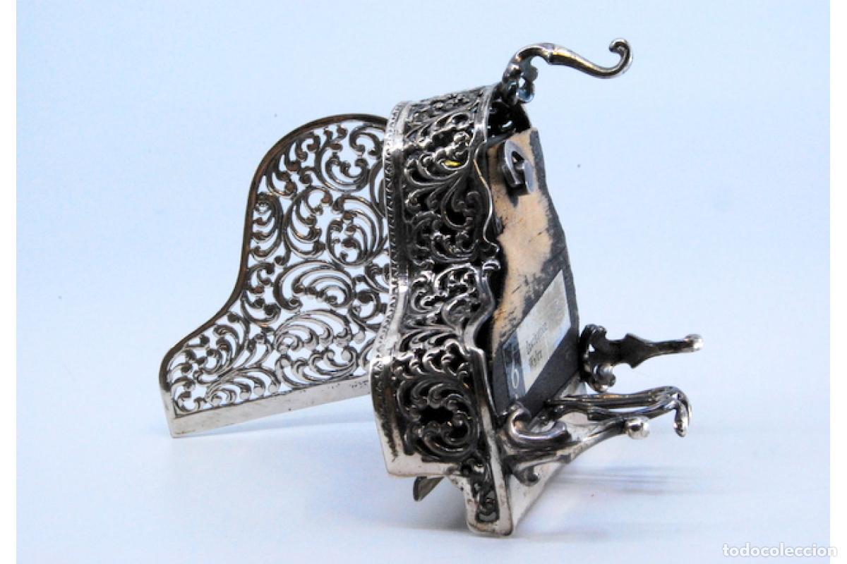 Antig&uuml;edades: Caja de belleza de plata - Foto 3