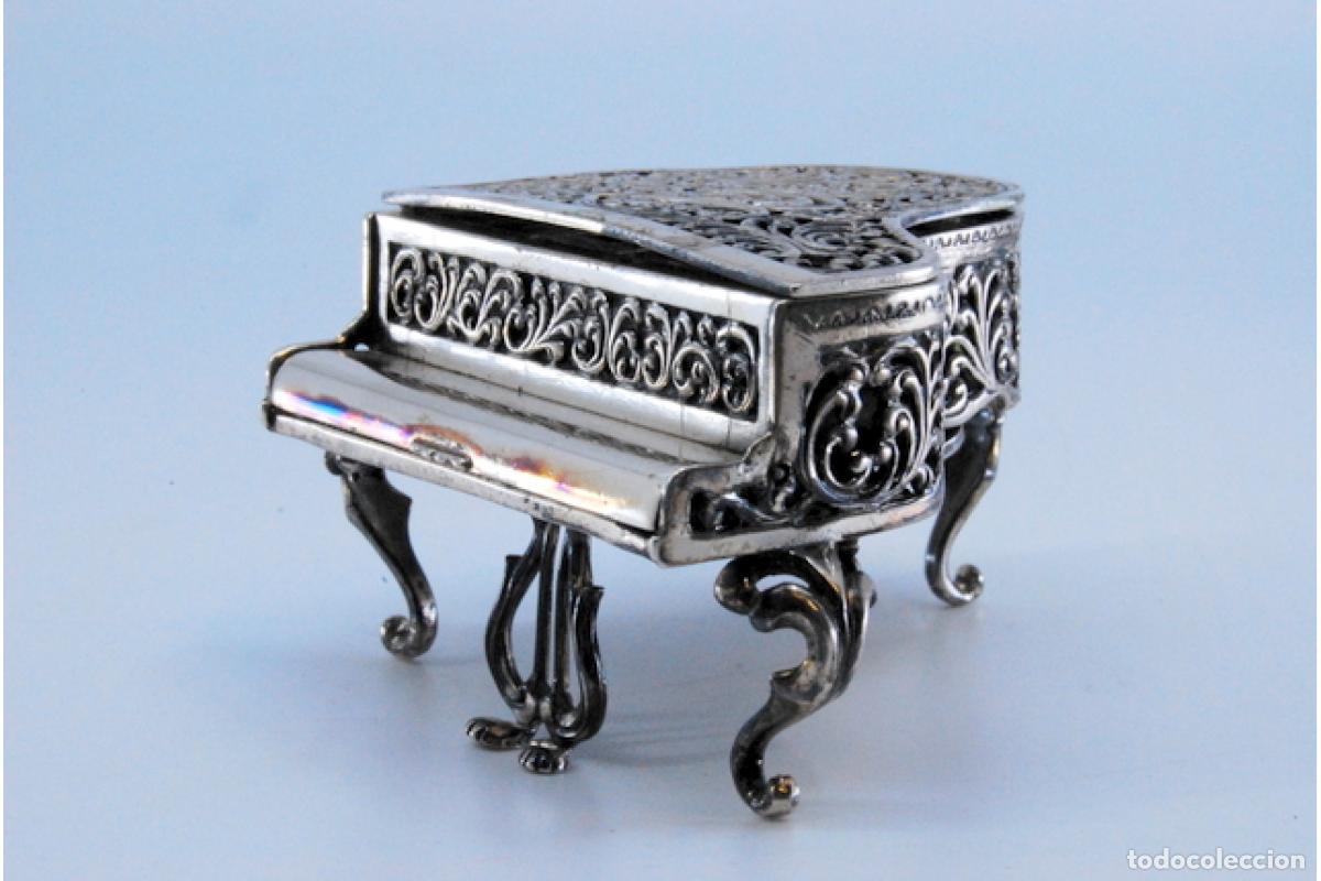 Antig&uuml;edades: Caja de belleza de plata - Foto 9