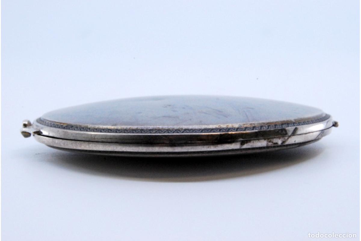Antig&uuml;edades: Caja de belleza de plata - Foto 2