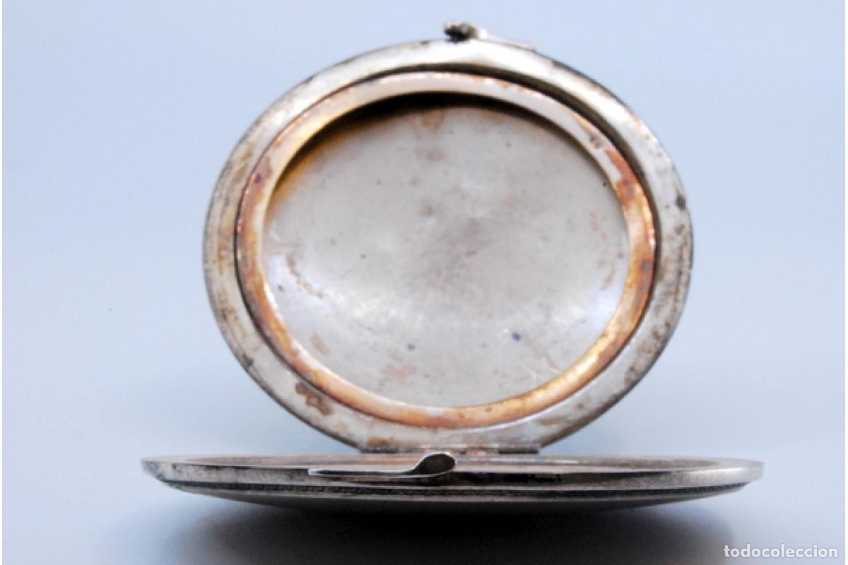 Antig&uuml;edades: Caja de belleza de plata - Foto 3