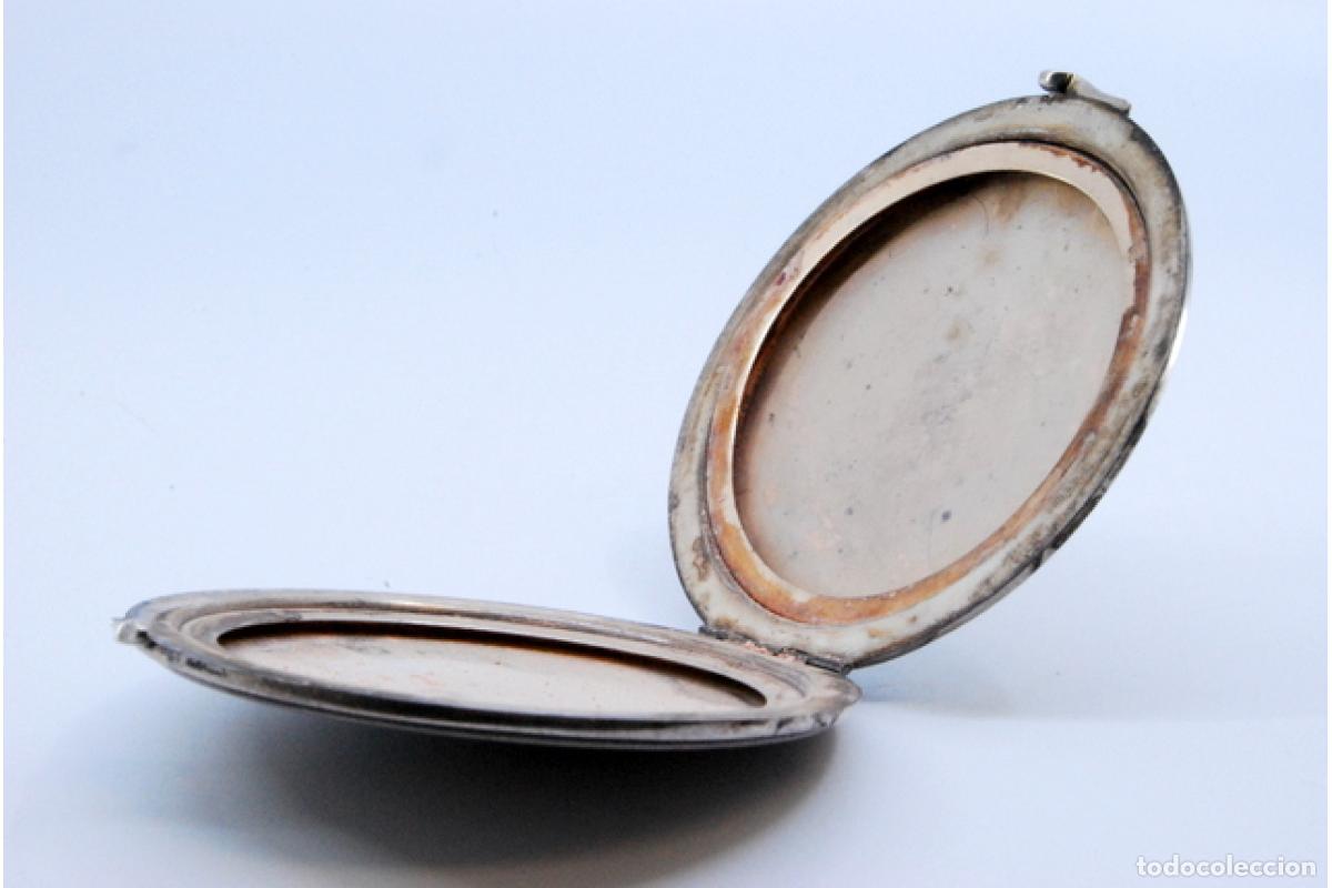 Antig&uuml;edades: Caja de belleza de plata - Foto 4