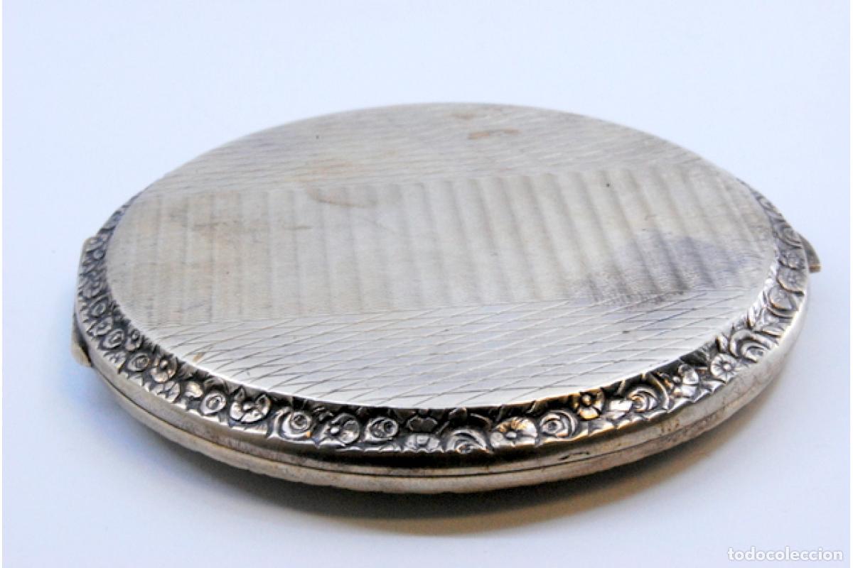 Antig&uuml;edades: Caja de belleza de plata - Foto 2