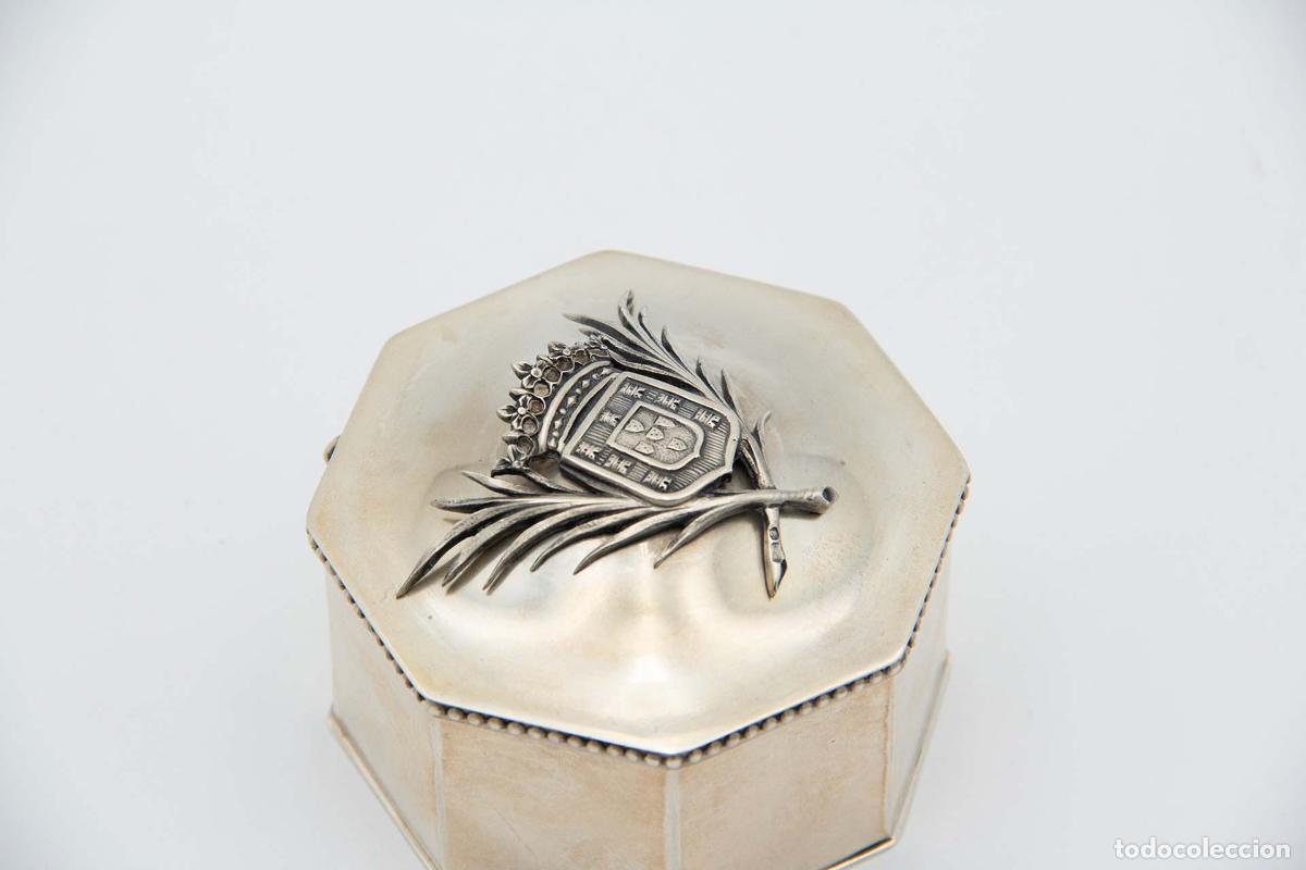 Antig&uuml;edades: Caja de plata - Foto 3
