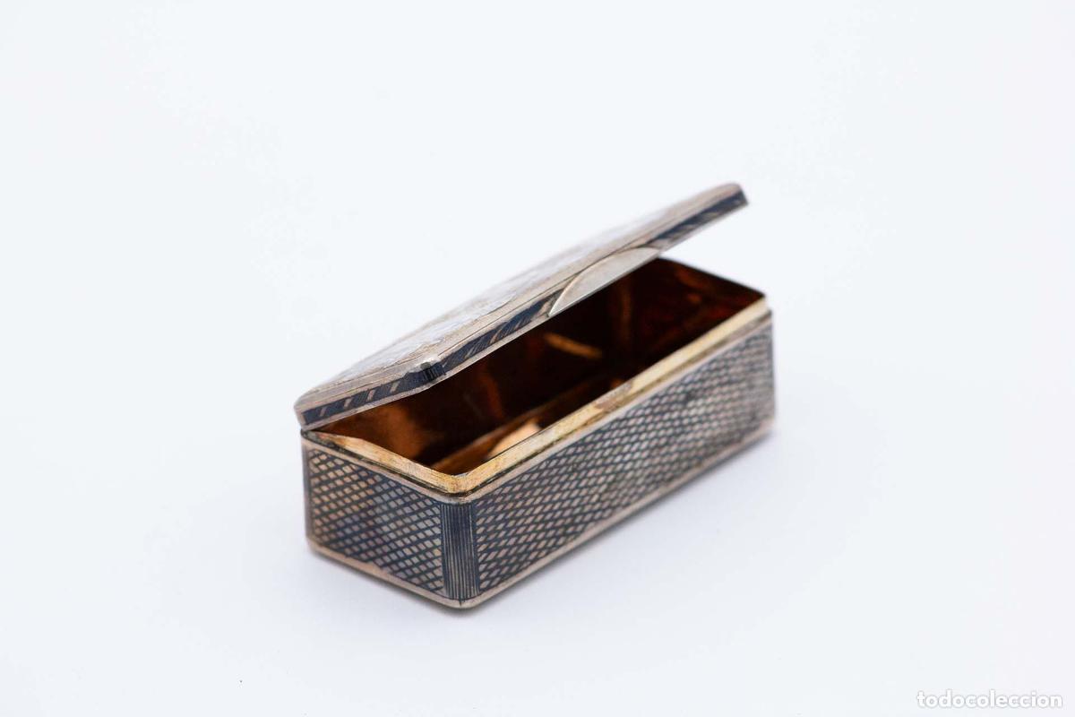Antiquit&eacute;s: Tabaquera, en plata