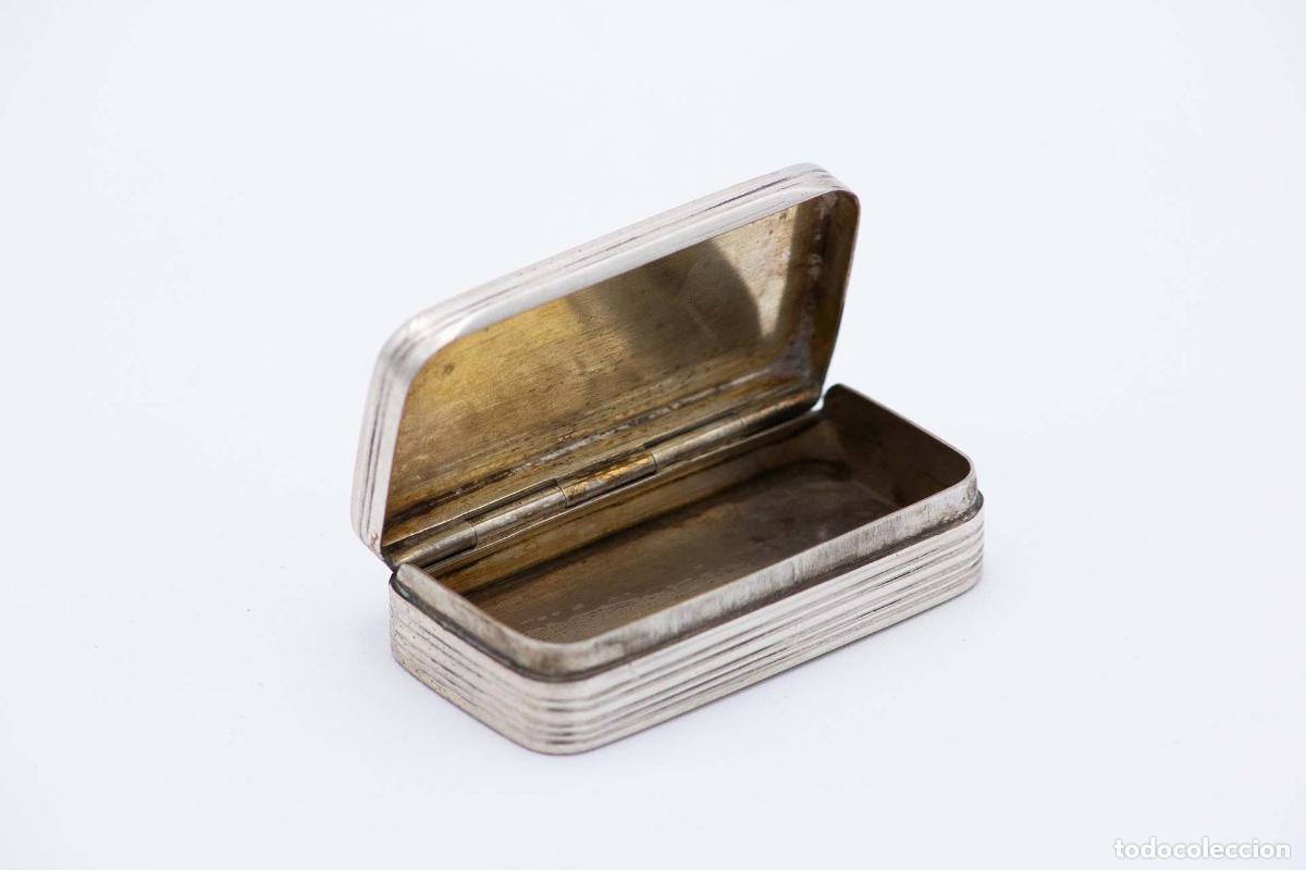 Antiquit&eacute;s: Tabaquera, en plata