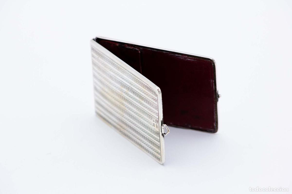 Antiques: Caja para tarjetas de visita, en color plata.