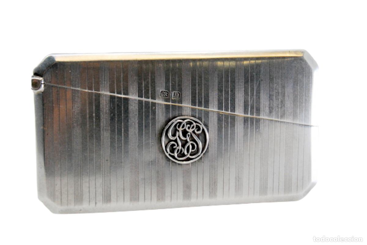 Antiguidades: Caja para tarjetas de visita, en color plata.