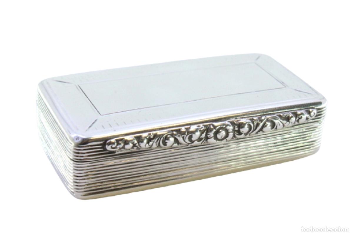 Antiquit&eacute;s: Tabaquera, en plata