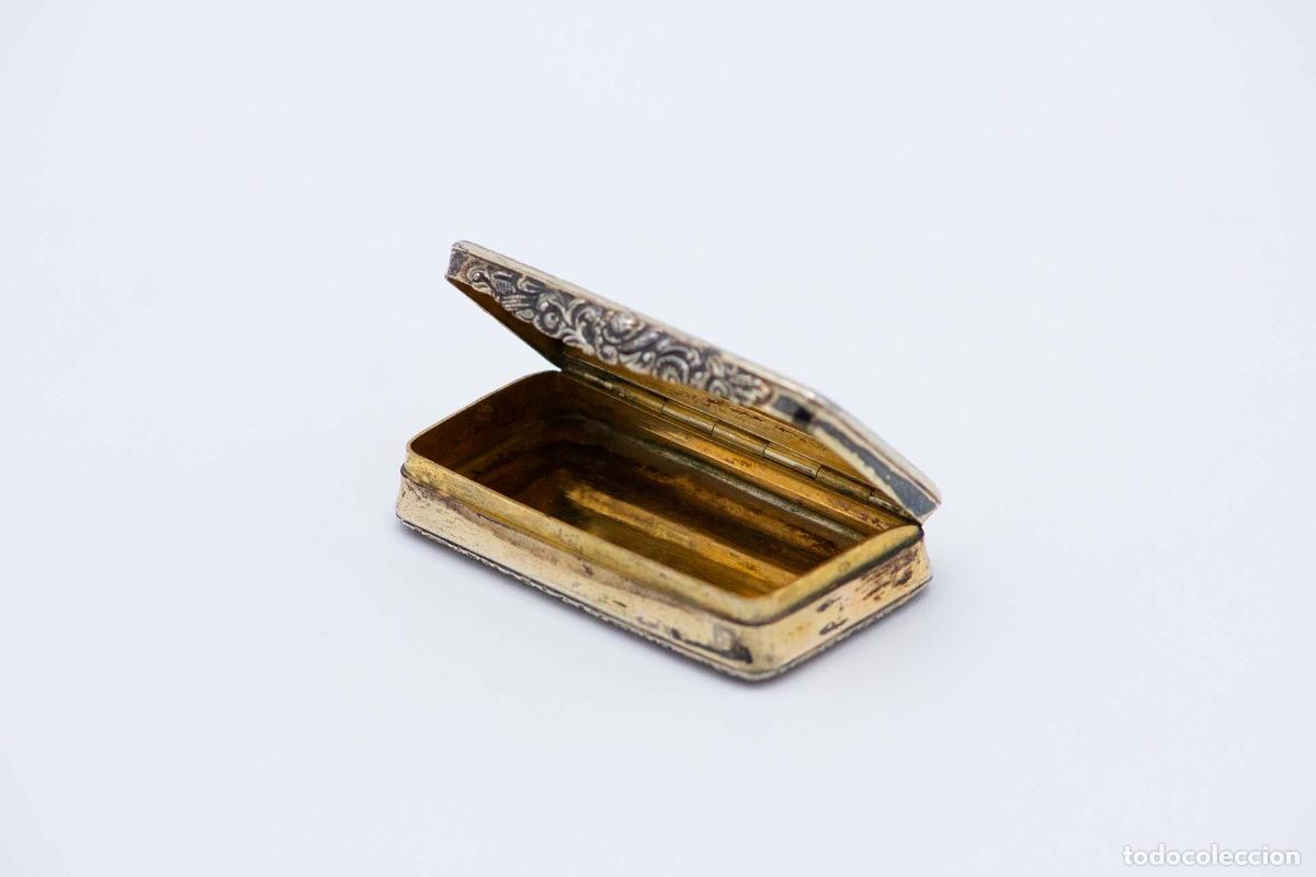 Antiguidades: Tabaquera, en plata