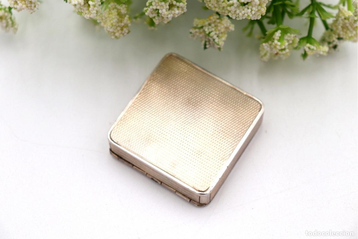 Antig&uuml;edades: Caja de belleza de plata - Foto 4
