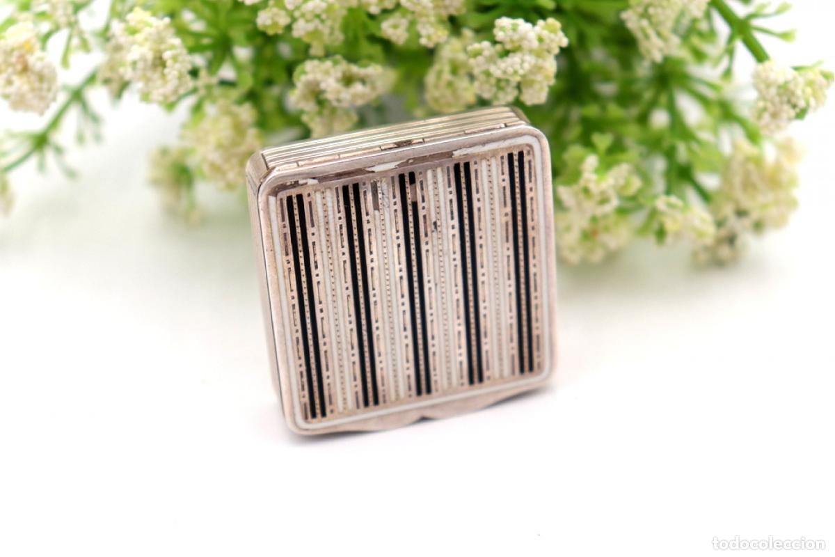 Antiguidades: Caja de belleza de plata
