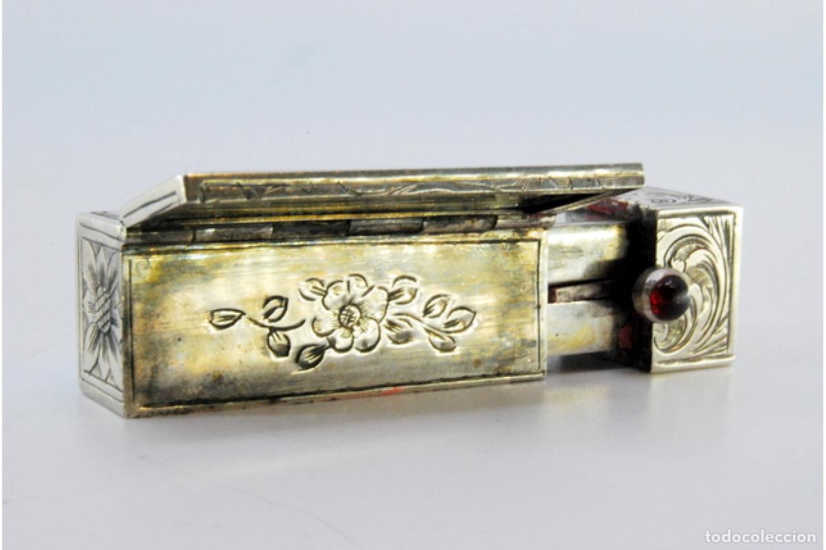 Antig&uuml;edades: Caja de belleza de plata - Foto 4