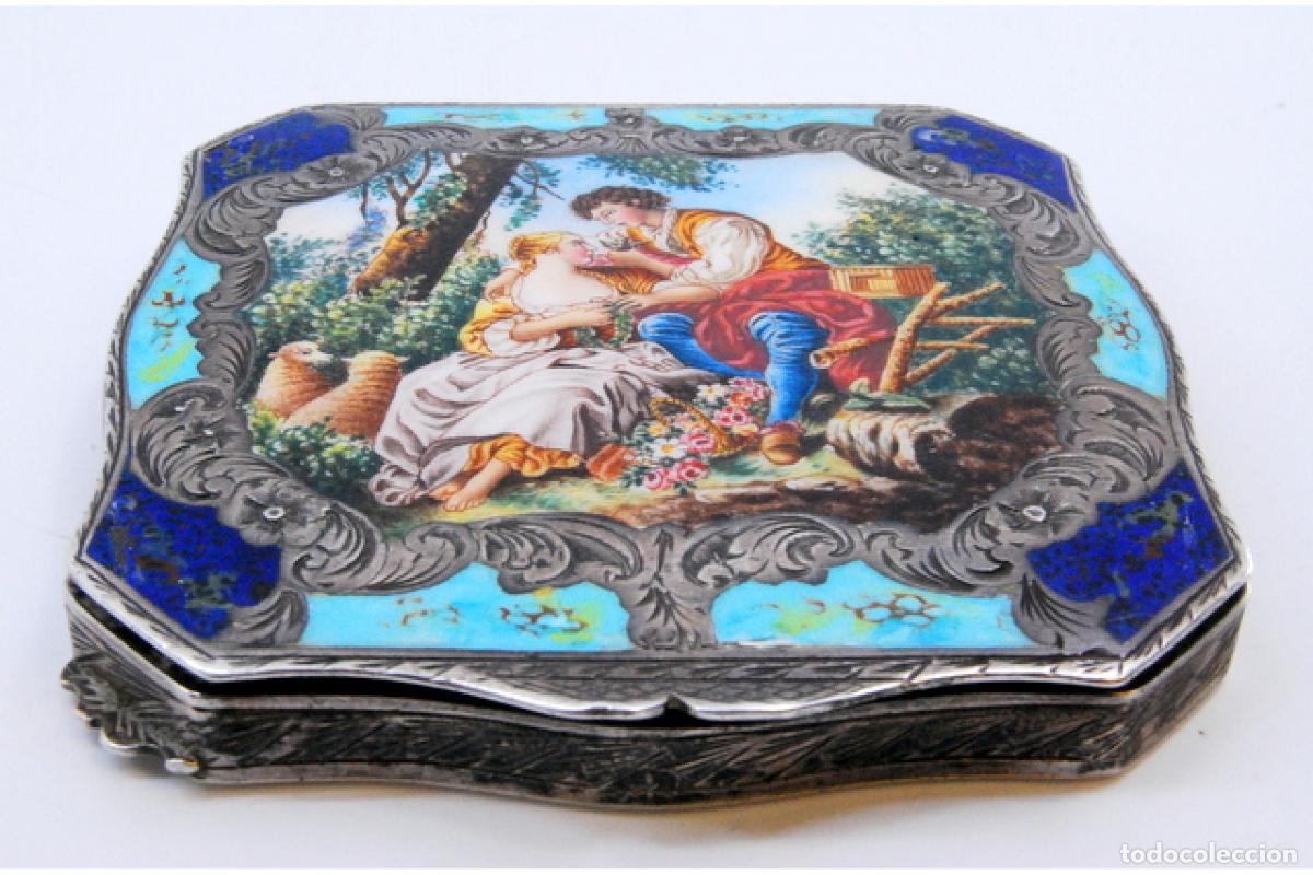 Antig&uuml;edades: Caja de belleza de plata - Foto 2