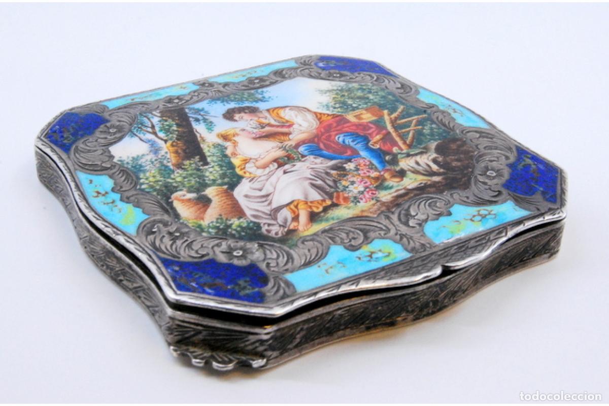 Antig&uuml;edades: Caja de belleza de plata - Foto 3