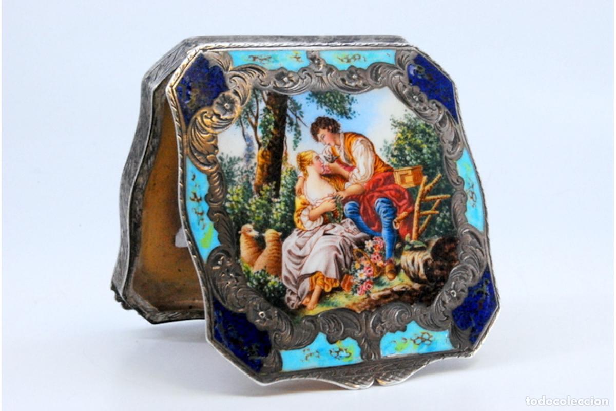 Antig&uuml;edades: Caja de belleza de plata - Foto 4