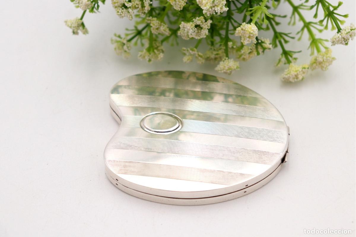 Antig&uuml;edades: Caja de belleza de plata - Foto 3