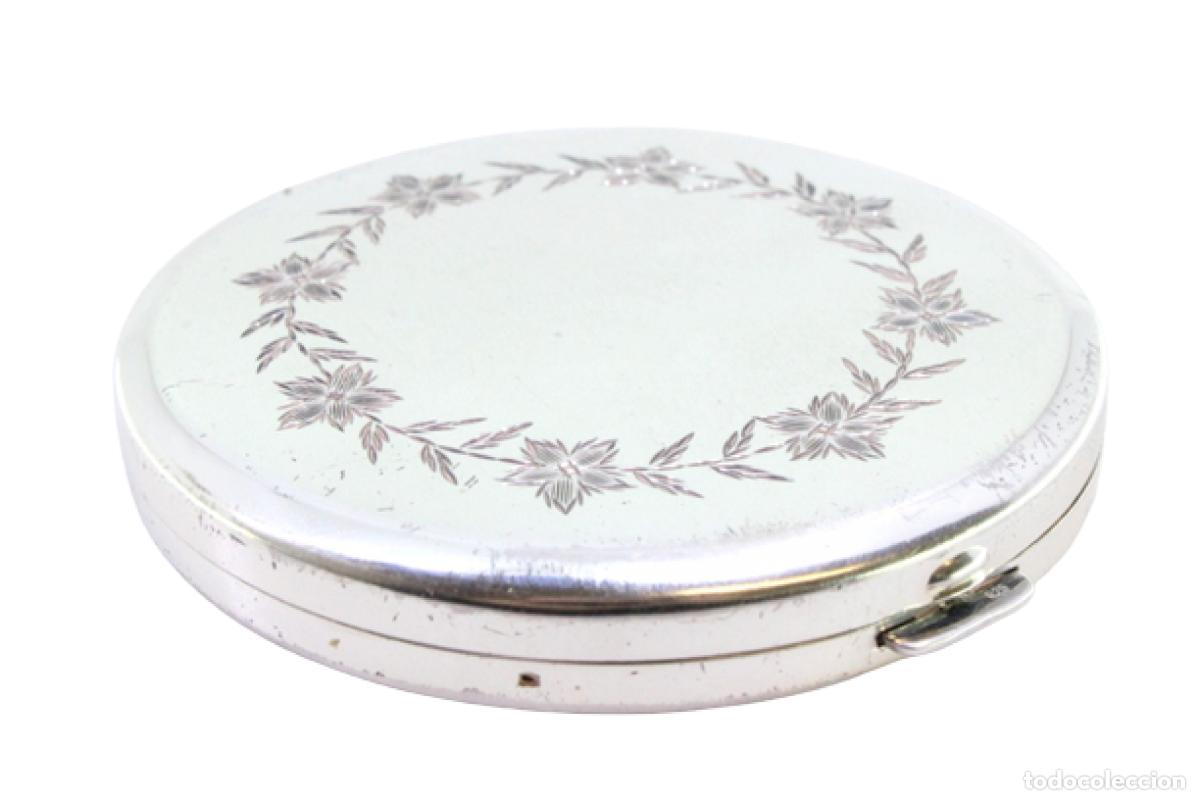 Antig&uuml;edades: Caja de belleza de plata - Foto 1