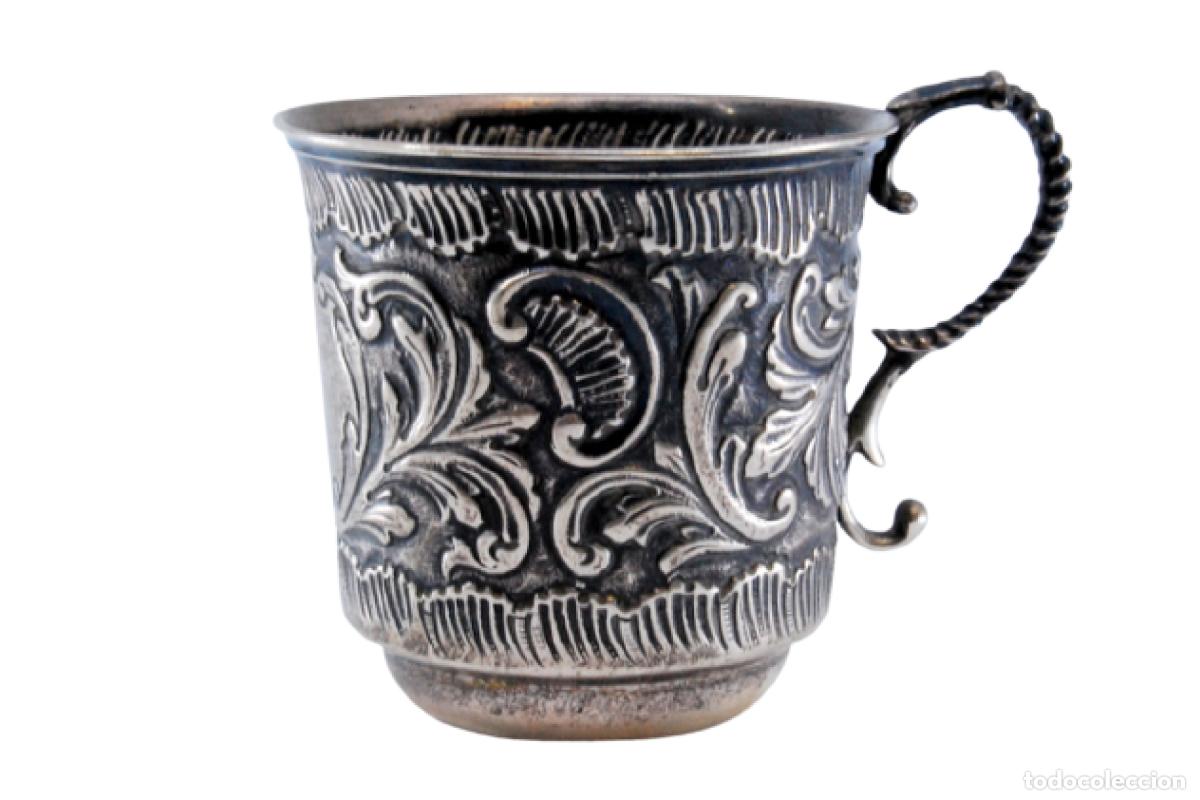 Antig&uuml;edades: taza de t&eacute; de plata - Foto 1