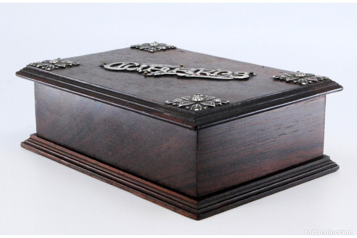 Antig&uuml;edades: Caja de cigarrillos, hecha de madera y plata. - Foto 3