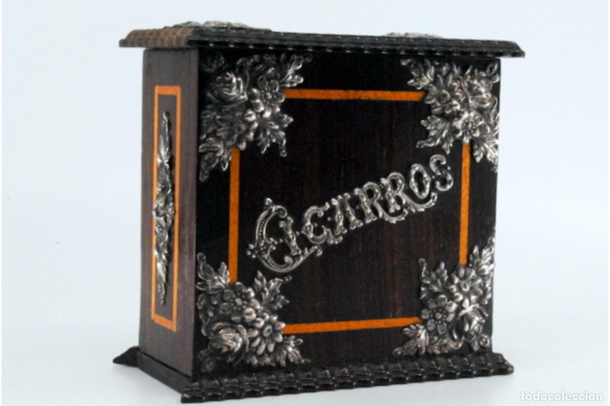 Antig&uuml;edades: Caja de tabaco, hecha de madera y plata. - Foto 5