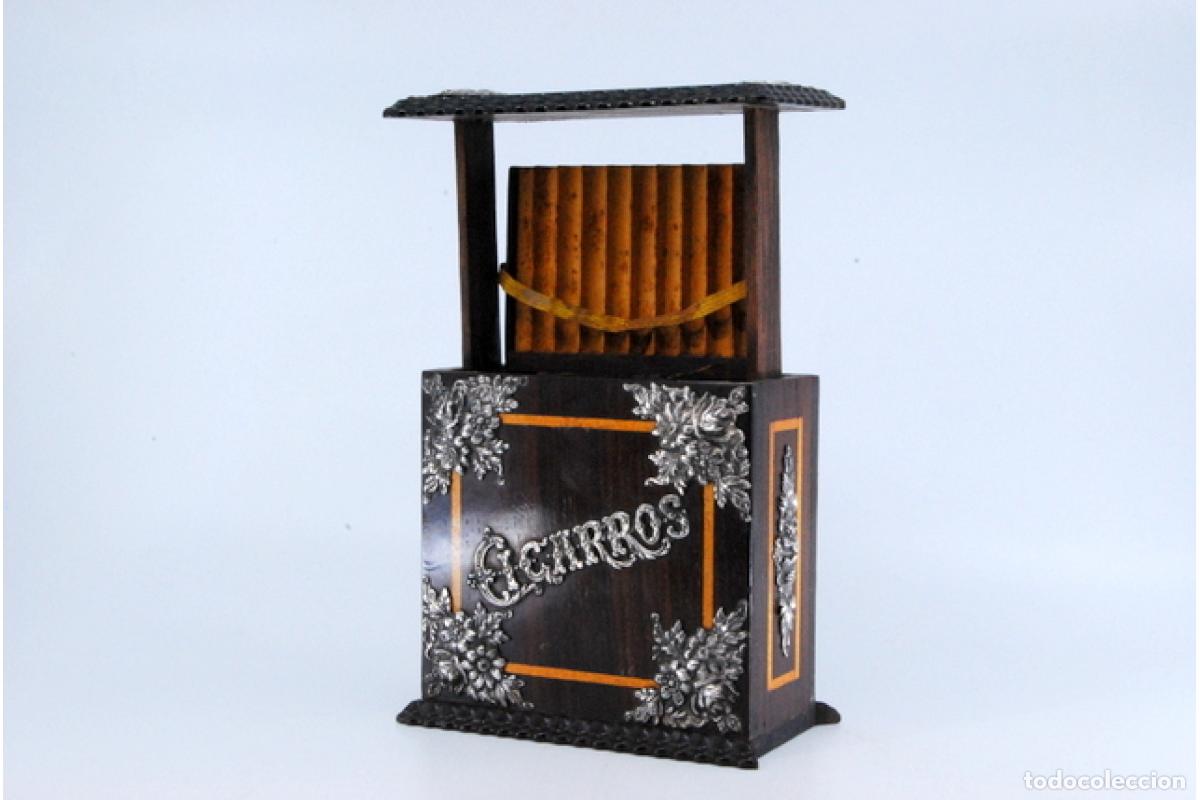 Antig&uuml;edades: Caja de tabaco, hecha de madera y plata. - Foto 8