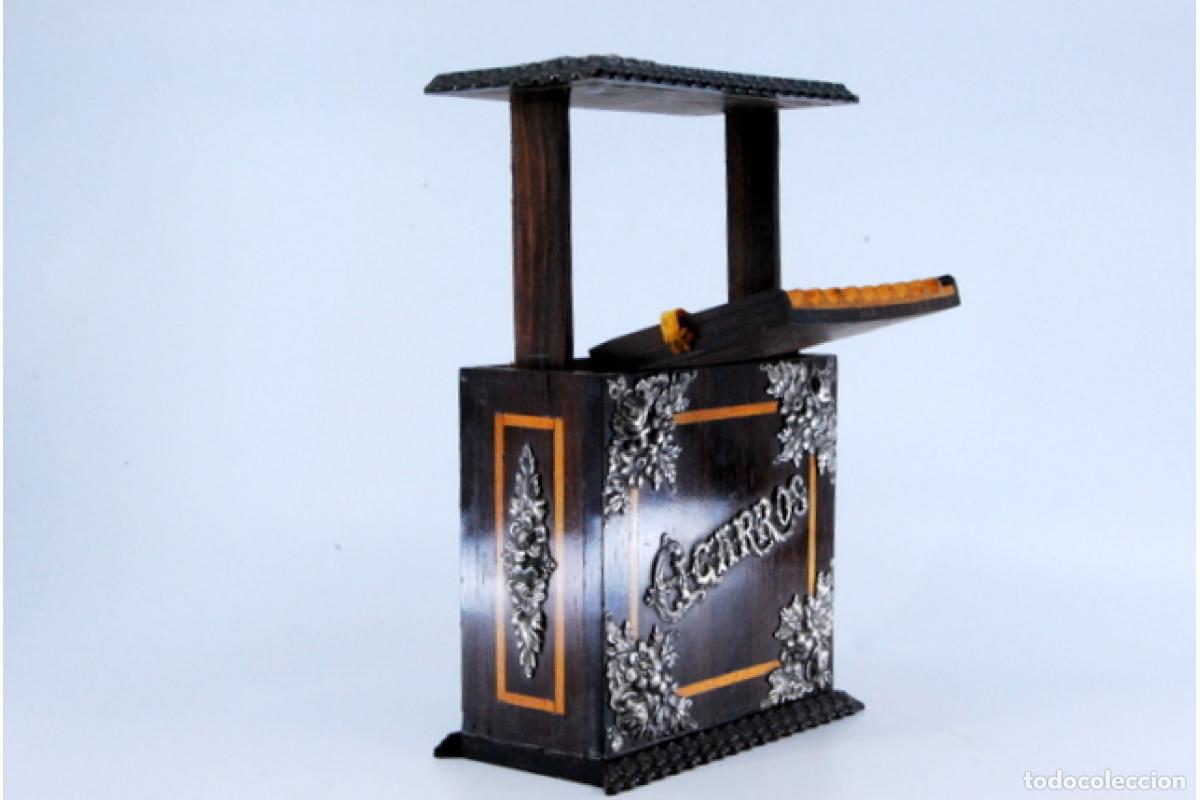 Antig&uuml;edades: Caja de tabaco, hecha de madera y plata. - Foto 9