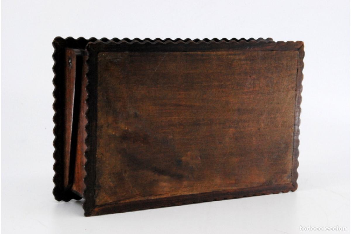Antig&uuml;edades: Caja de cigarrillos, hecha de madera y plata. - Foto 4