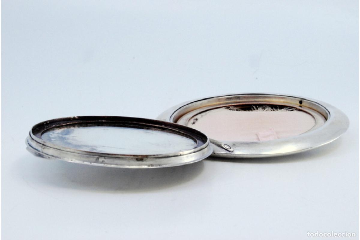 Antig&uuml;edades: Caja de belleza de plata - Foto 3