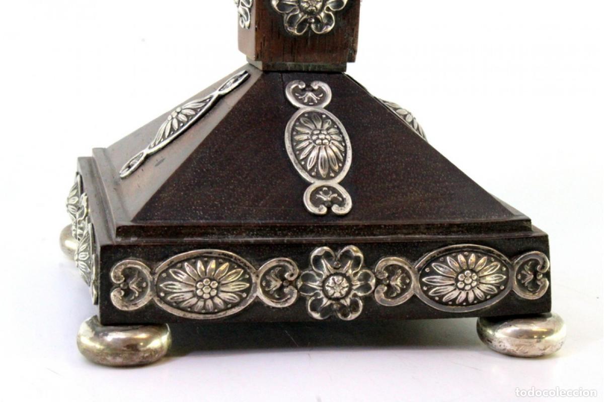 Antig&uuml;edades: Candelabros de madera y plata - Foto 2