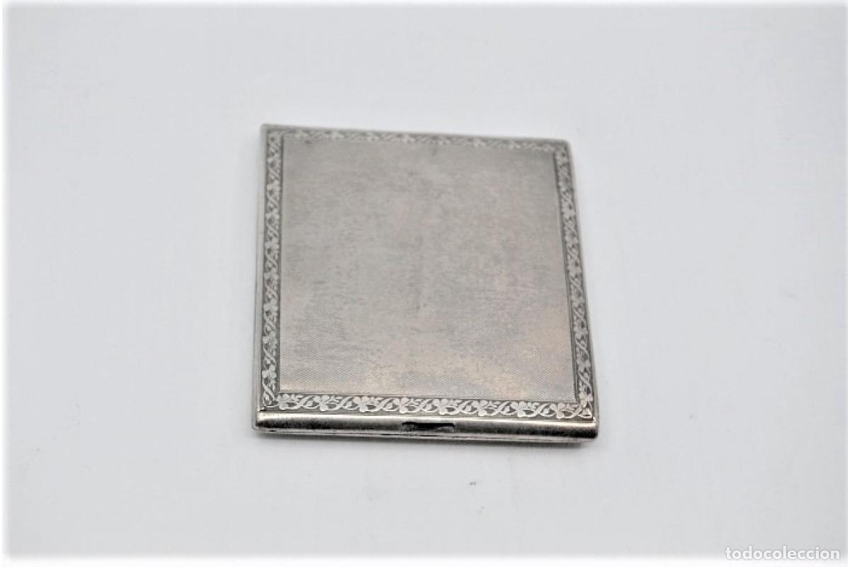 Antig&uuml;edades: Caja para tarjetas de visita, en color plata.
