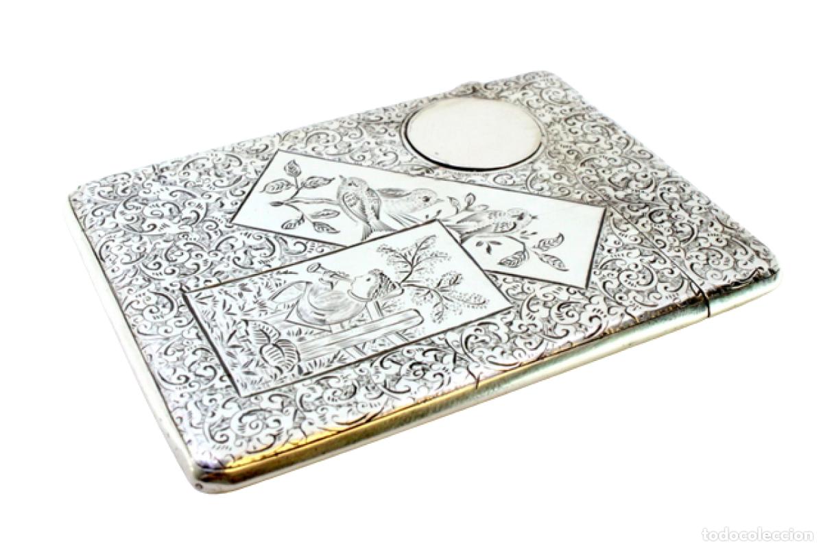 Antig&uuml;edades: Caja para tarjetas de visita, en color plata.