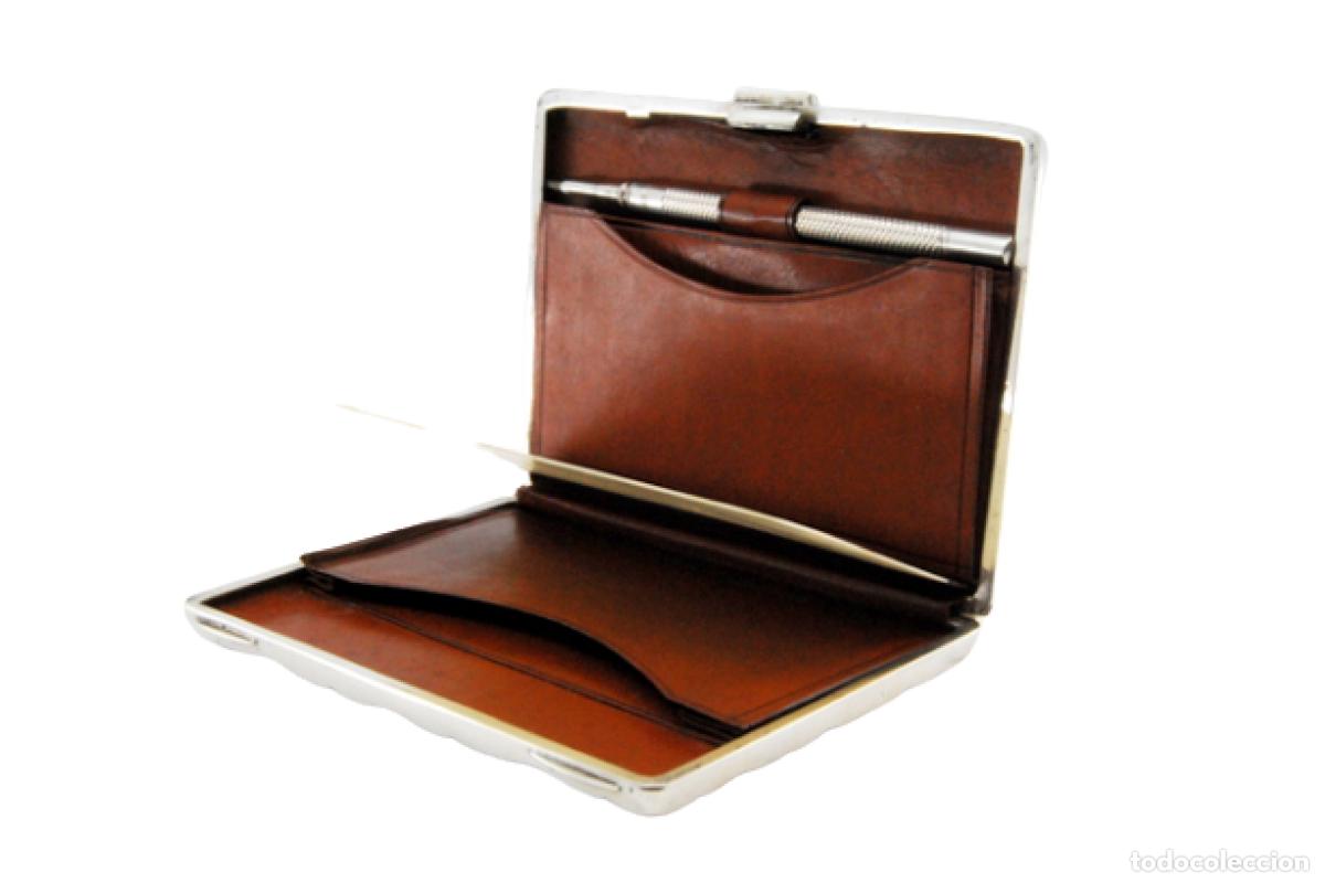 Antig&uuml;edades: Caja para tarjetas de visita, en color plata.