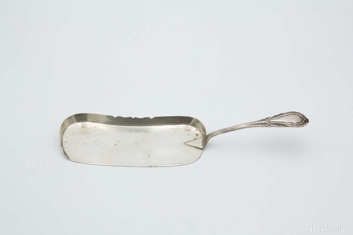 Antig&uuml;edades: Esp&aacute;tula de plata para servir postres. - Foto 1