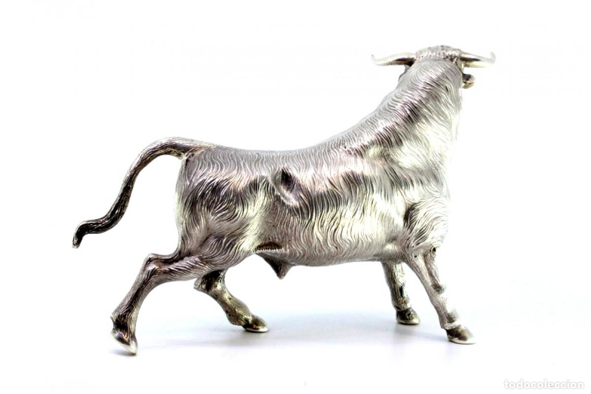 Antig&uuml;edades: Toro de plata - Foto 2
