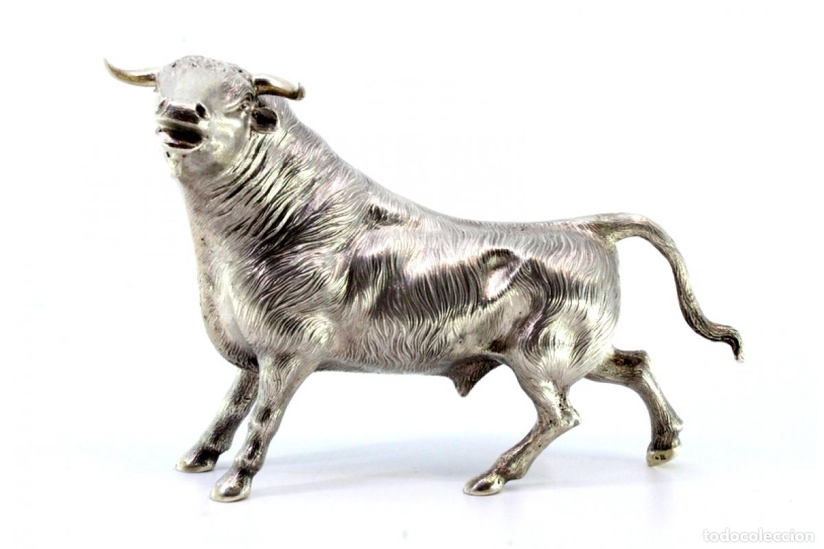 Antig&uuml;edades: Toro de plata - Foto 3