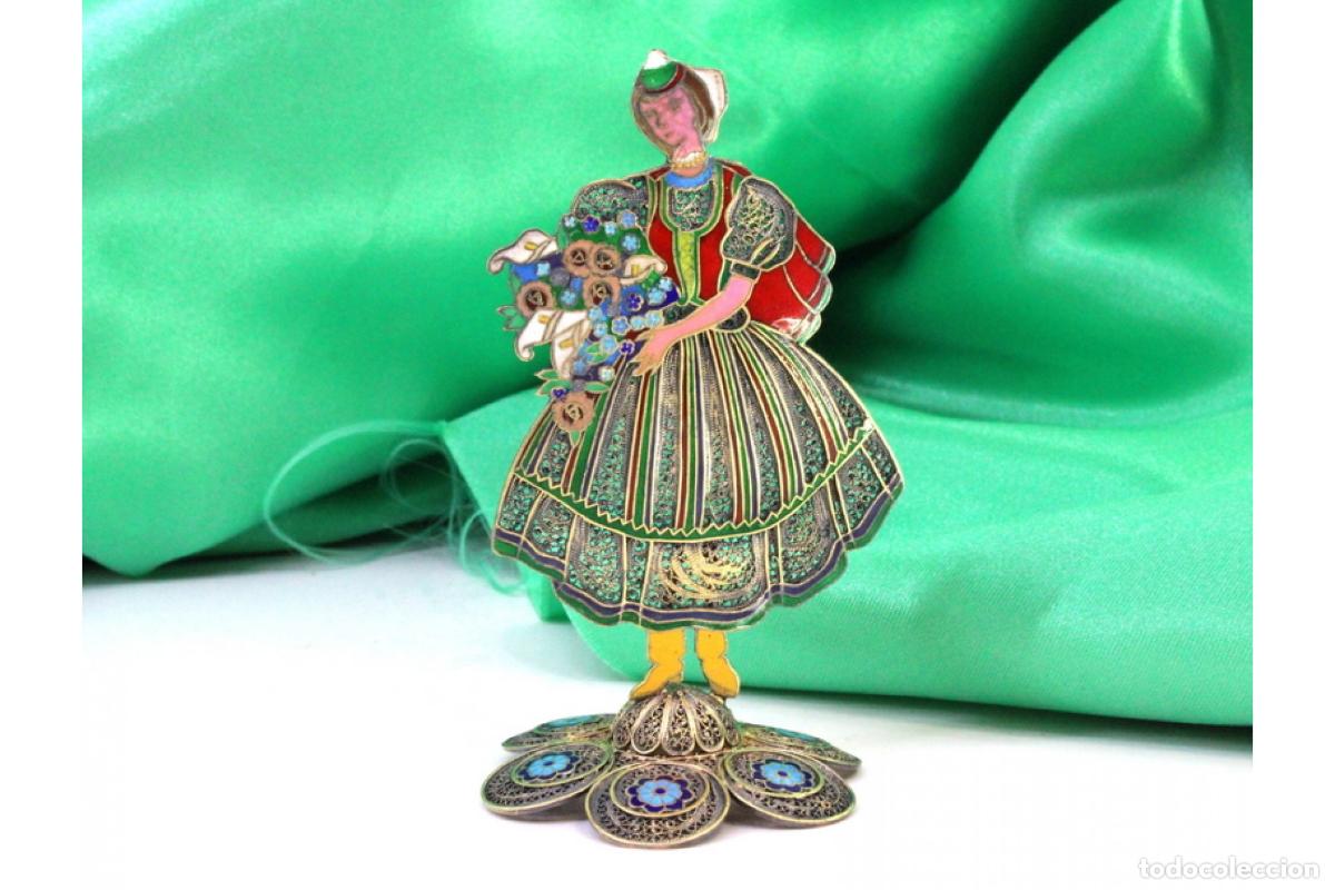 Antiquit&eacute;s: Figurita de filigrana de plata - Vendedora de flores