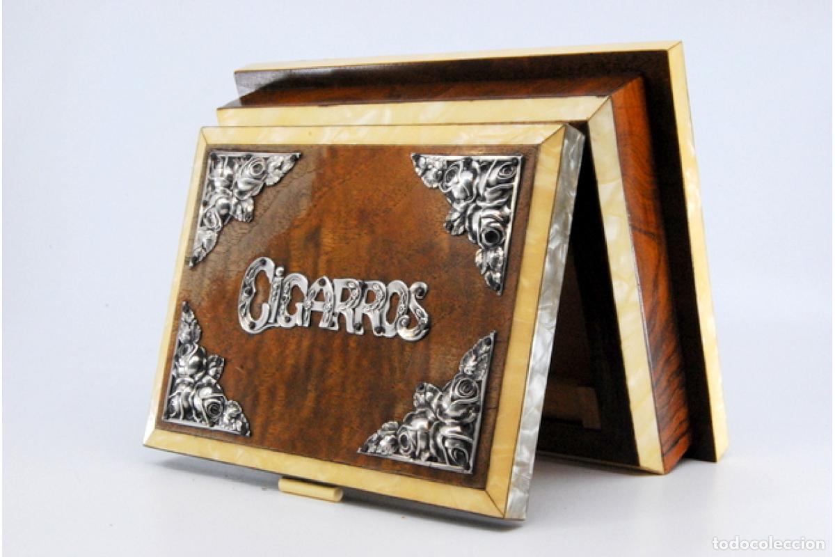 Antig&uuml;edades: Caja de tabaco, hecha de madera y plata. - Foto 6