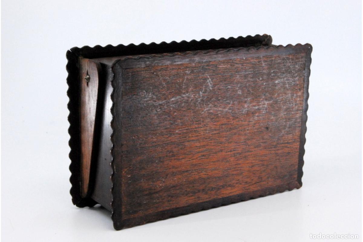 Antig&uuml;edades: Caja de tabaco, hecha de madera y plata. - Foto 9