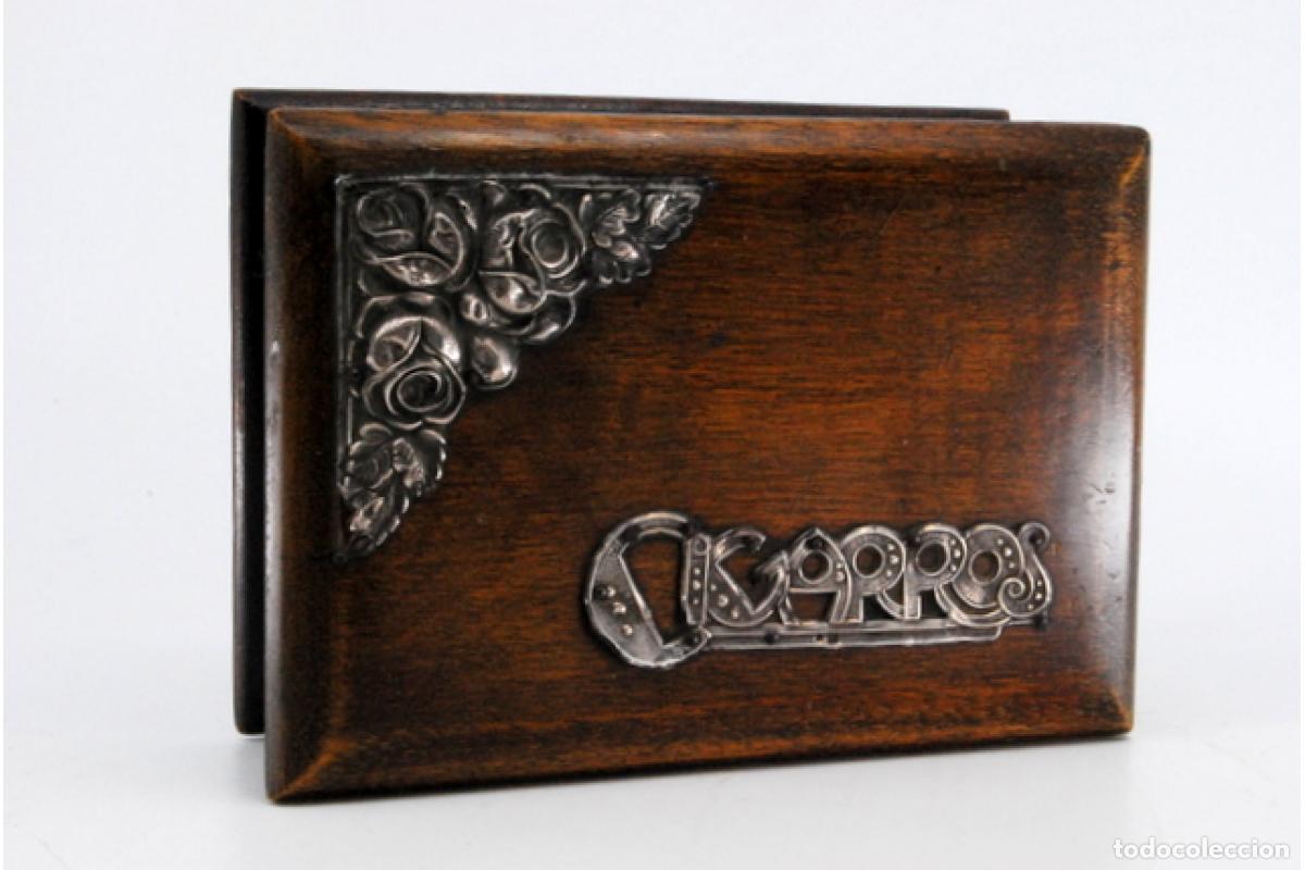 Antig&uuml;edades: Caja de cigarrillos, hecha de madera y plata. - Foto 2