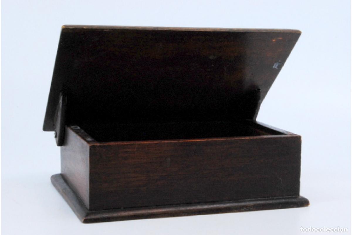 Antig&uuml;edades: Caja de cigarrillos, hecha de madera y plata. - Foto 4