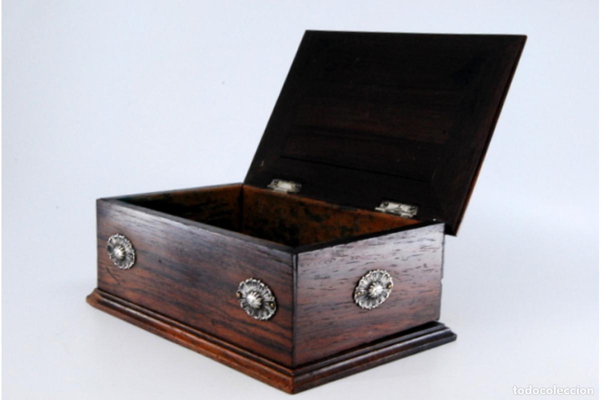Antig&uuml;edades: Caja de cigarrillos, hecha de madera y plata. - Foto 7